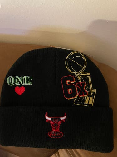 Chicago Bulls Mitchell & Ness NBA Hyper Local Knit Hat