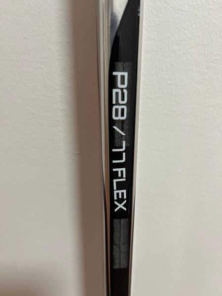 Senior New Left Hand Bauer Vapor Hyperlite 2 Hockey Stick P28