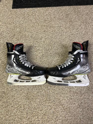 Used Bauer Regular Width   Size 5.5 Vapor Hyperlite Hockey Skates