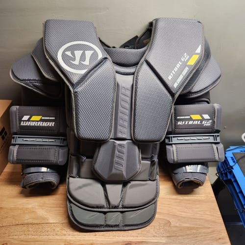 New Medium Warrior Ritual G2 PRO Goalie Chest Protector