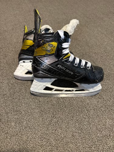 Used Bauer Regular Width Size 11 Supreme 3S Hockey Skates