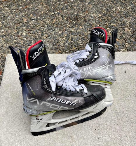 Used Bauer Vapor Hyperlite 6.5 Fit 2 Hockey Skates