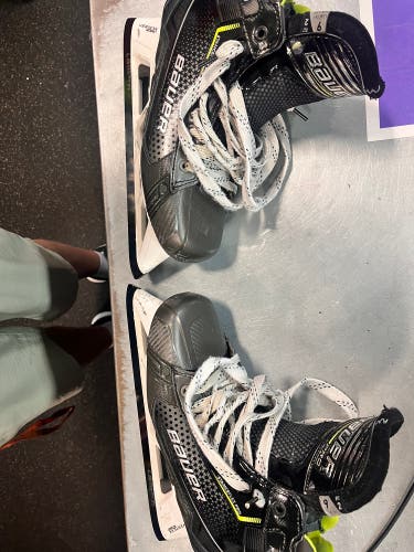 Bauer Pro Goalie Skates Size 9 Fit 2