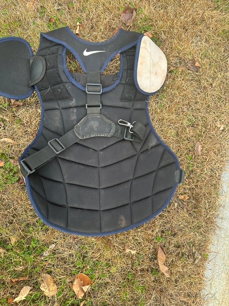 Nike college catchers chest protector