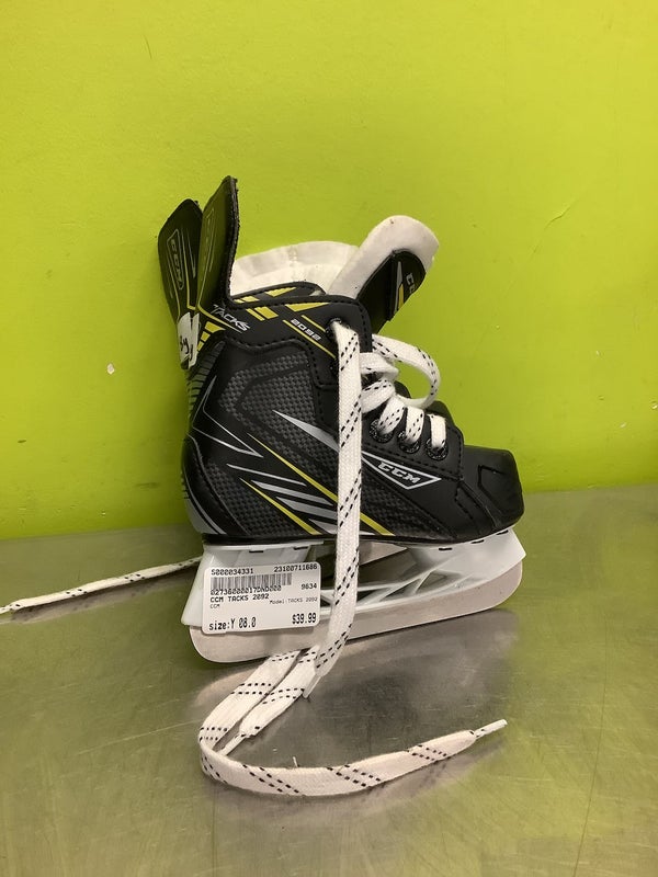 Used Easton Eq10 Youth 08.0 Ice Hockey Skates | SidelineSwap