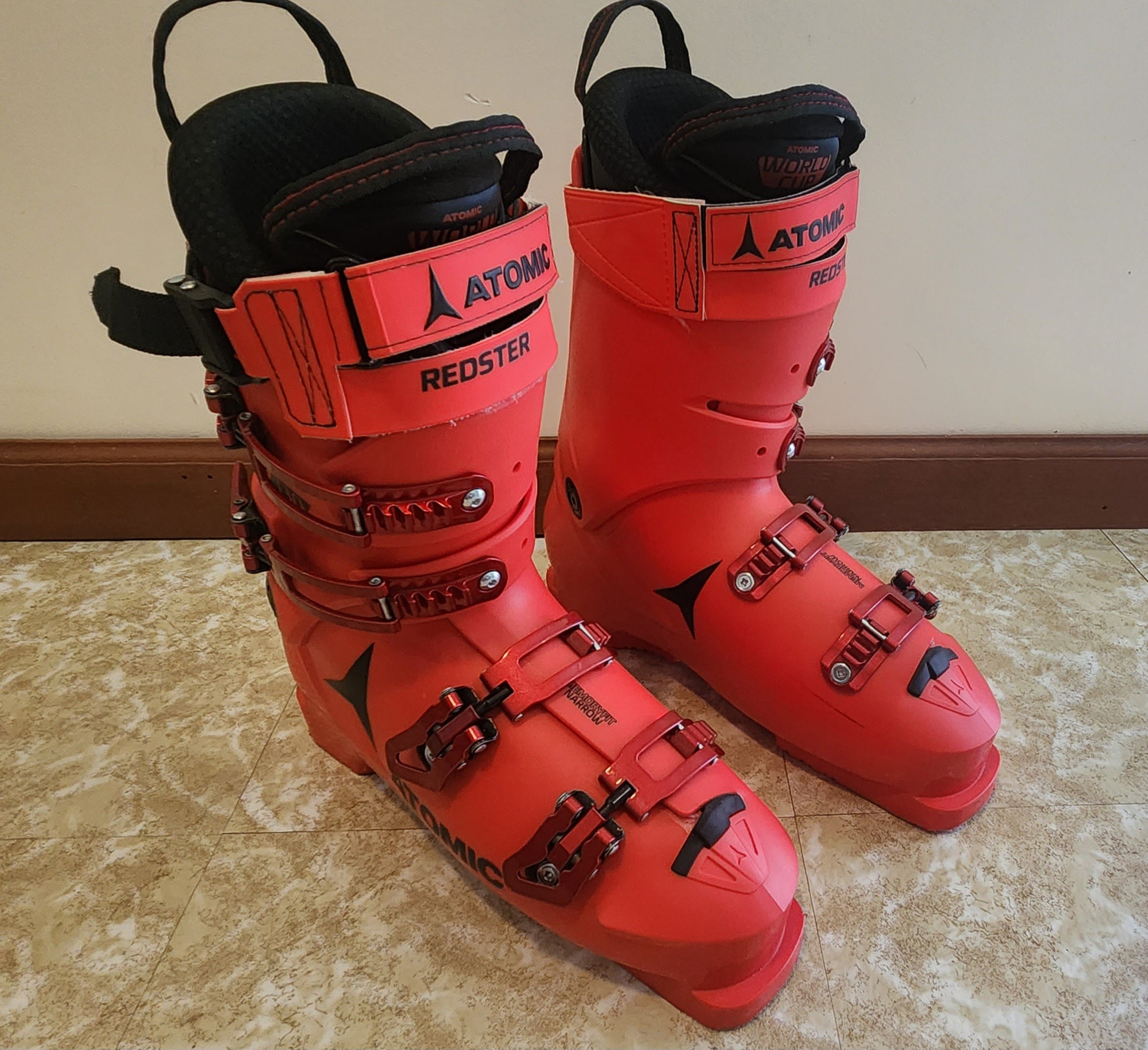 Used Men's Atomic Racing Redster World Cup 130 Ski Boots Stiff