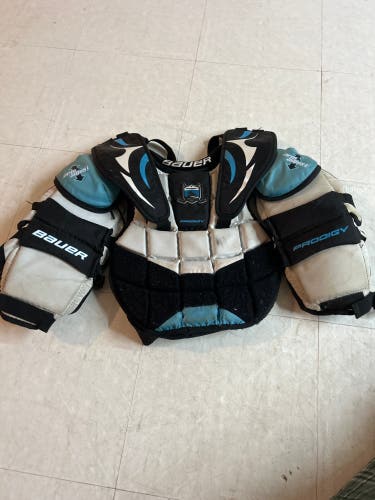 Used Bauer prodigy youth sm chest protector