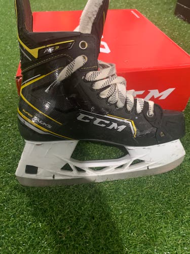 Used CCM Regular Width Size 7 Super Tacks AS3 Hockey Skates