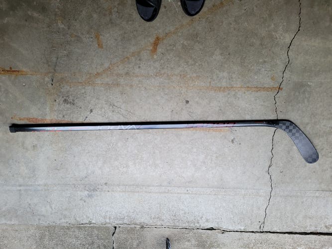 Used Senior Bauer Right Handed Vapor 3X Pro Hockey Stick P92
