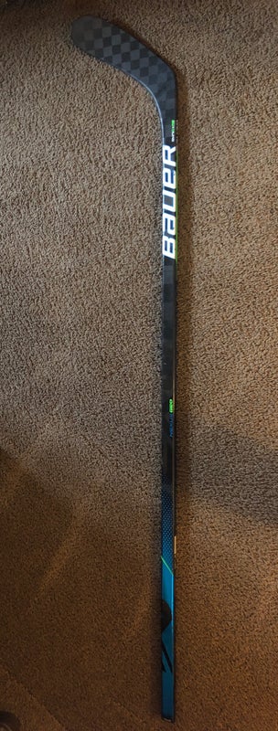 Easton E28 Hockey Stick Lefty for Sale in Yorba Linda, CA - OfferUp