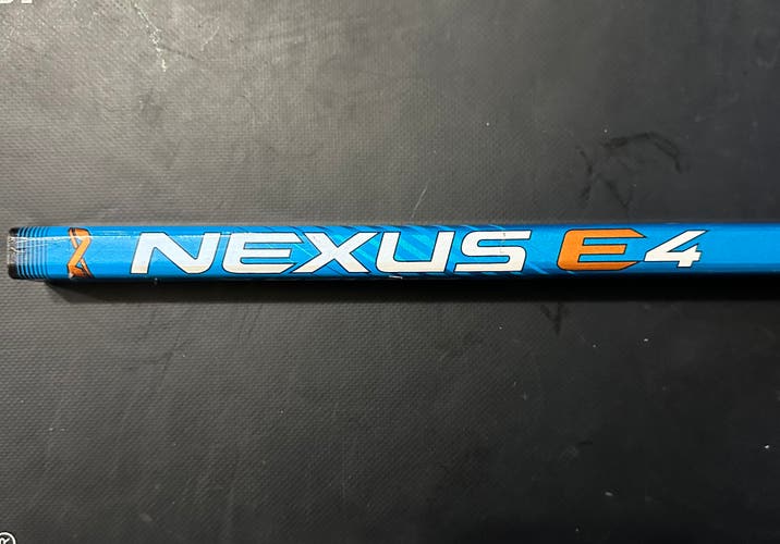 Senior Right Handed P92 70 Flex Nexus E4 Hockey Stick