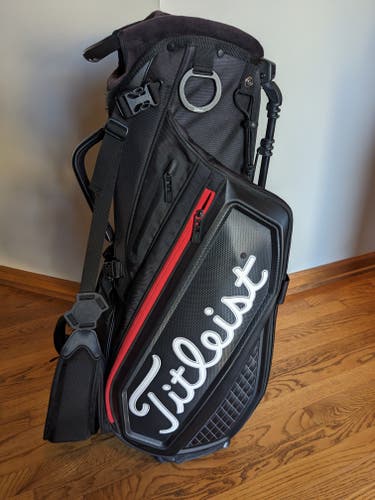 Titleist Jet Black Premium Stand Carry Golf Bag Dual Strap Black Red