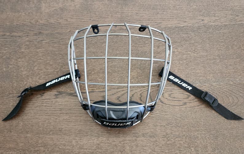 New Medium Bauer Re-Akt Titanium Full Cage