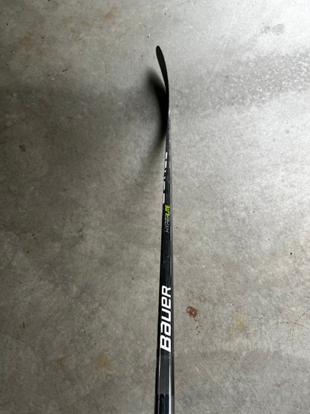 Senior Right Handed P92 Vapor Hyperlite Hockey Stick