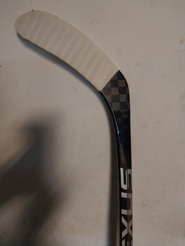 Used Senior Bauer Right Handed Nexus 3N Hockey Stick P28