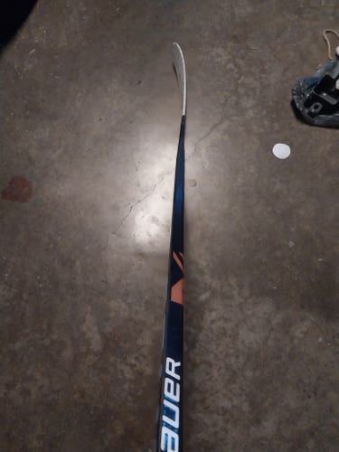 Used Senior Bauer Right Handed Nexus E4 Hockey Stick P28