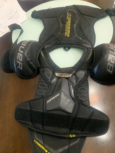 Youth Small Bauer Supreme S29 Shoulder Pads