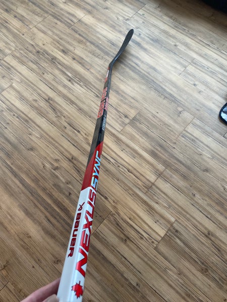 Intermediate Right Handed P92 Pro Stock Nexus Sync Hockey Stick