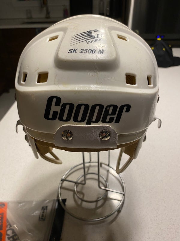 Remembering the great Cooper SK2000 goalie helmet - ESPN