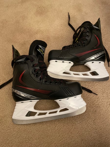 New Bauer Size 4 Vapor X2.6 Hockey Skates With Box
