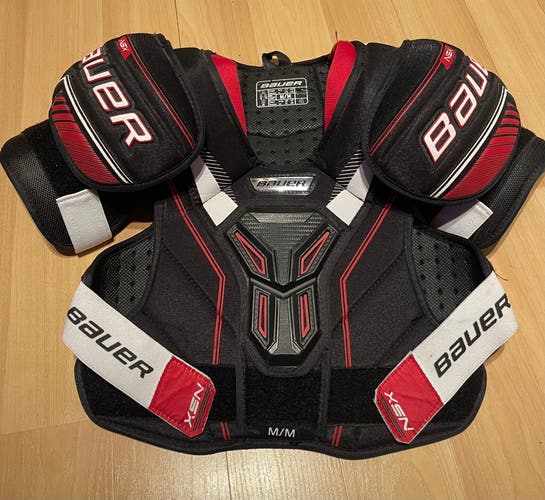 Bauer NSX Hockey  shoulder pad size Senior Medium