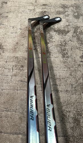 NEW!! 2 PACK! 2x 65 Flex Right Hand P92 Vapor Hyp2rlite Hockey Sticks