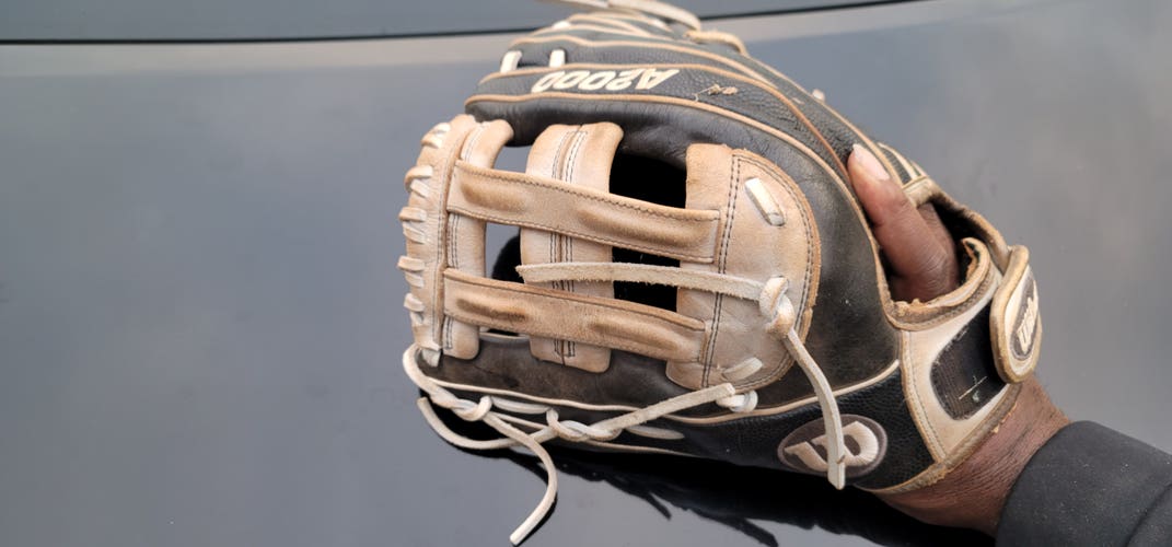 Used Left Hand Throw Worth Infield A2000 Baseball Glove 12.75"