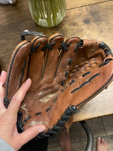 Used  Left Hand Throw 11.5" Baseball Glove