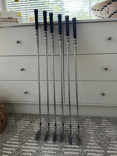 Used Men's Mizuno Right Handed JPX 919 Hot Metal (P-5i)