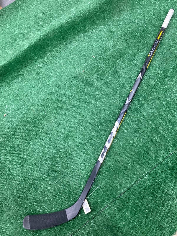 New Senior CCM Tacks 9080 Right Hockey Stick 62"