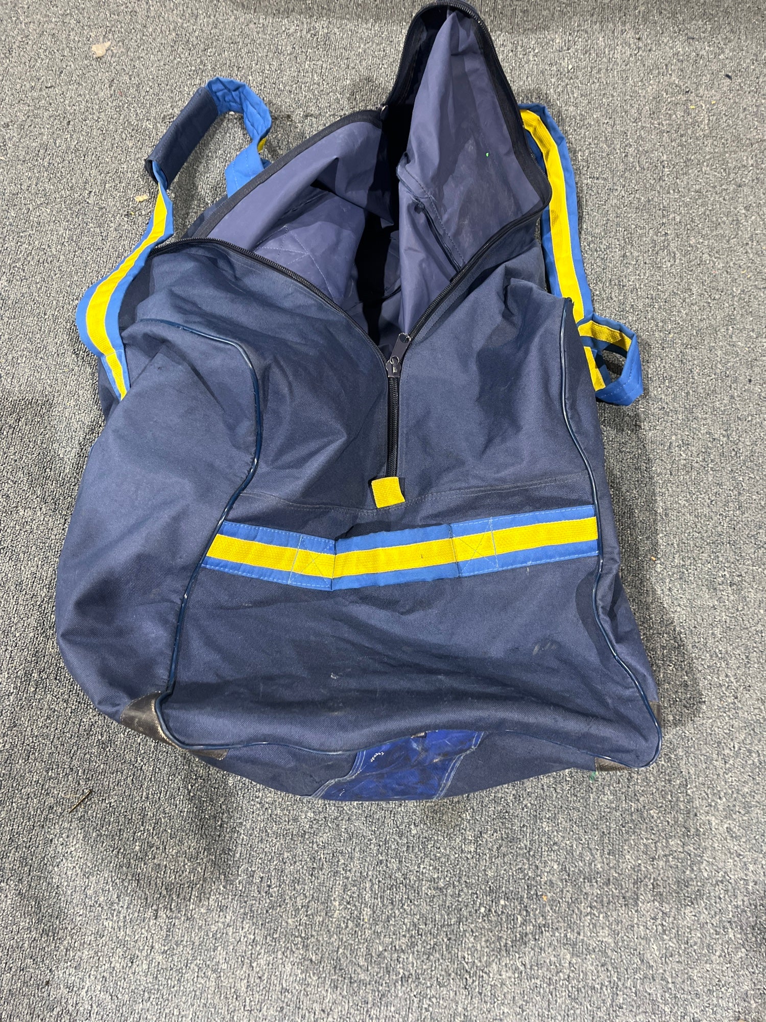 Used Blue St. Louis Blues Player Carry Bag