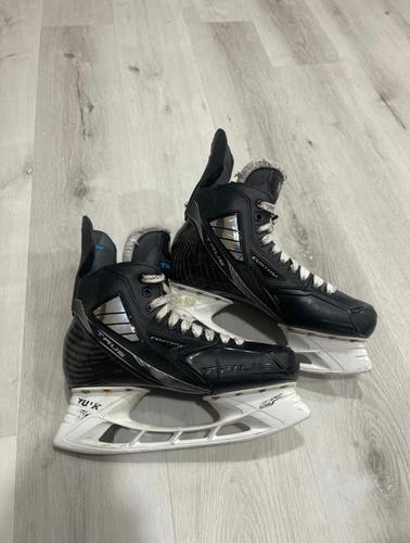 Used True Wide Width Size 9.5 Pro Custom Hockey Skates