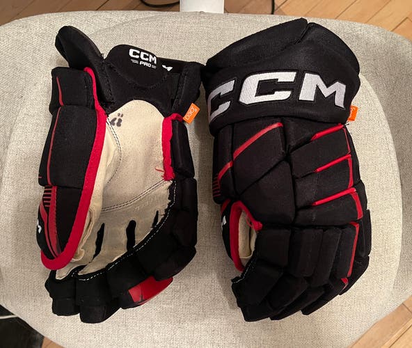 CCM JetSpeed FT1 Pro Stock Hockey Gloves 14" Blackhawks