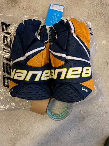 Bauer 14"  Vapor Hyperlite Gloves