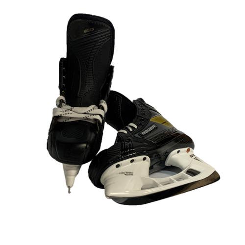 Junior New Bauer Supreme UltraSonic Hockey Skates Regular Width Pro Stock Size 3D