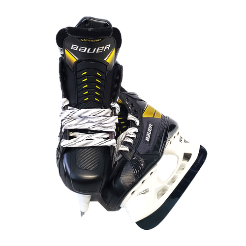 Intermediate New Bauer Supreme UltraSonic Hockey Skates Size 5.5
