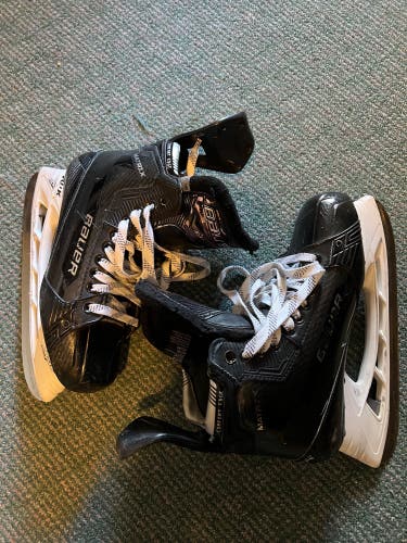 Bauer Supreme Matrix hockey skates senior size 9, fit 2.