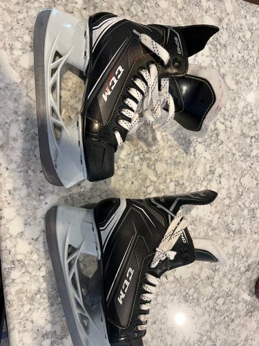 Used CCM Size 4 Tacks 9040 Hockey Skates