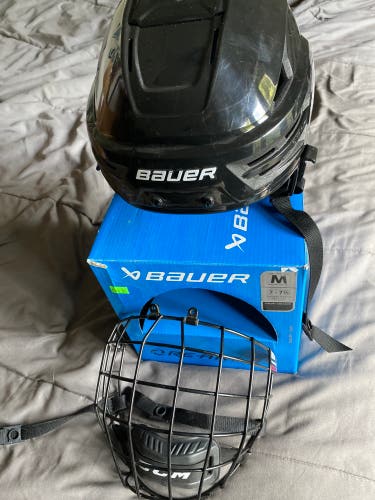 Like New Medium Bauer  Re-Akt 85 Helmet With New Medium CCM 580 Cage