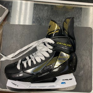 Senior New True Catalyst 9 Hockey Skates Regular Width Size 8.5