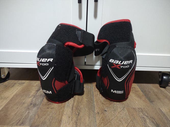 Used Medium Bauer Vapor X700 Elbow Pads