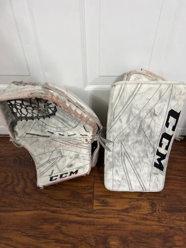 Bauer glove and blocker