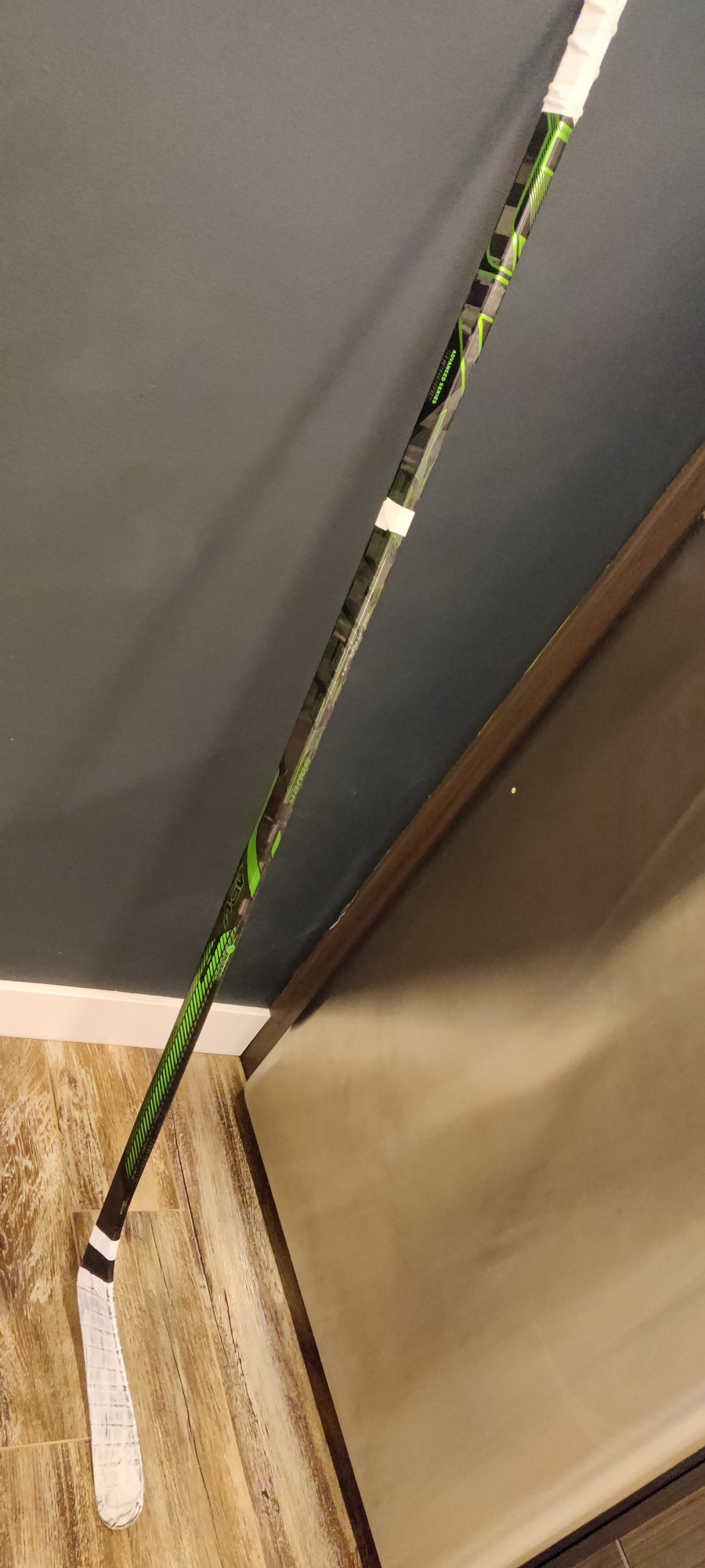 Senior Used Left Hand Bauer Supreme ADV Hockey Stick P92 77 L6