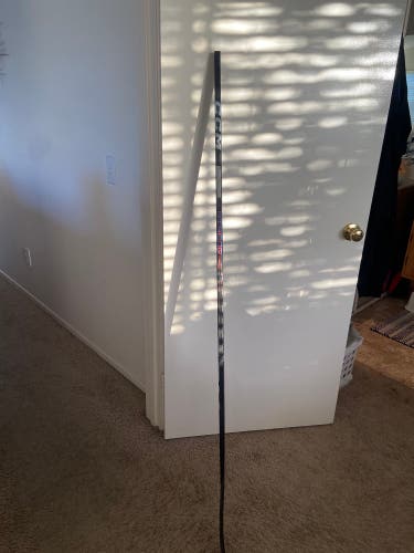 Junior Right Handed P29 Ribcore trigger 7 Hockey Stick