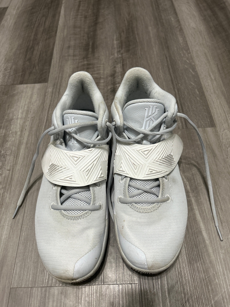 Nike Kyrie 11.5 basketball shoes