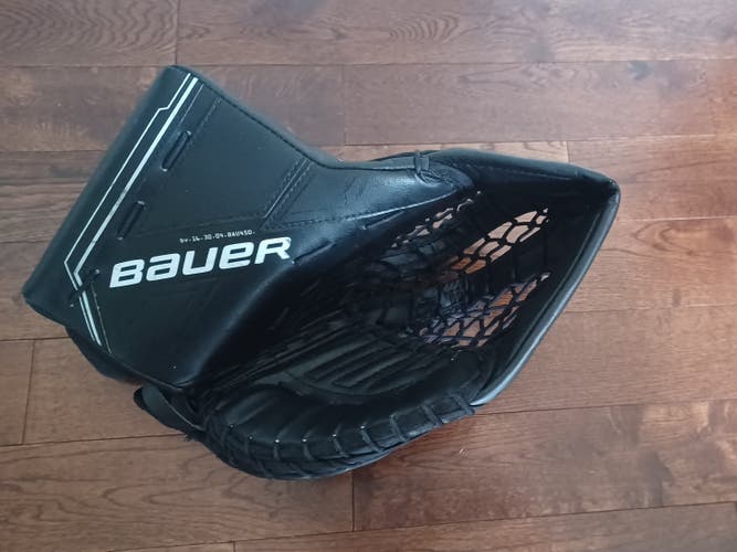 Barely Used Bauer M5 Pro Int Catcher