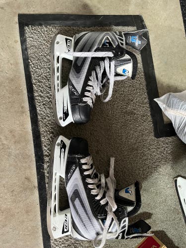 Used CCM Wide Width Size 8.5 U+ Pro Hockey Skates