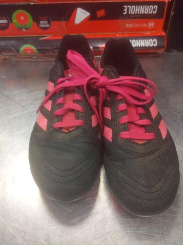 Adidas Used Black Size 1.5 Cleats