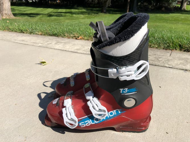 Used Salomon T3 rt Ski Boots
