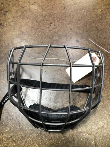 Used Small CCM FM680 Cage